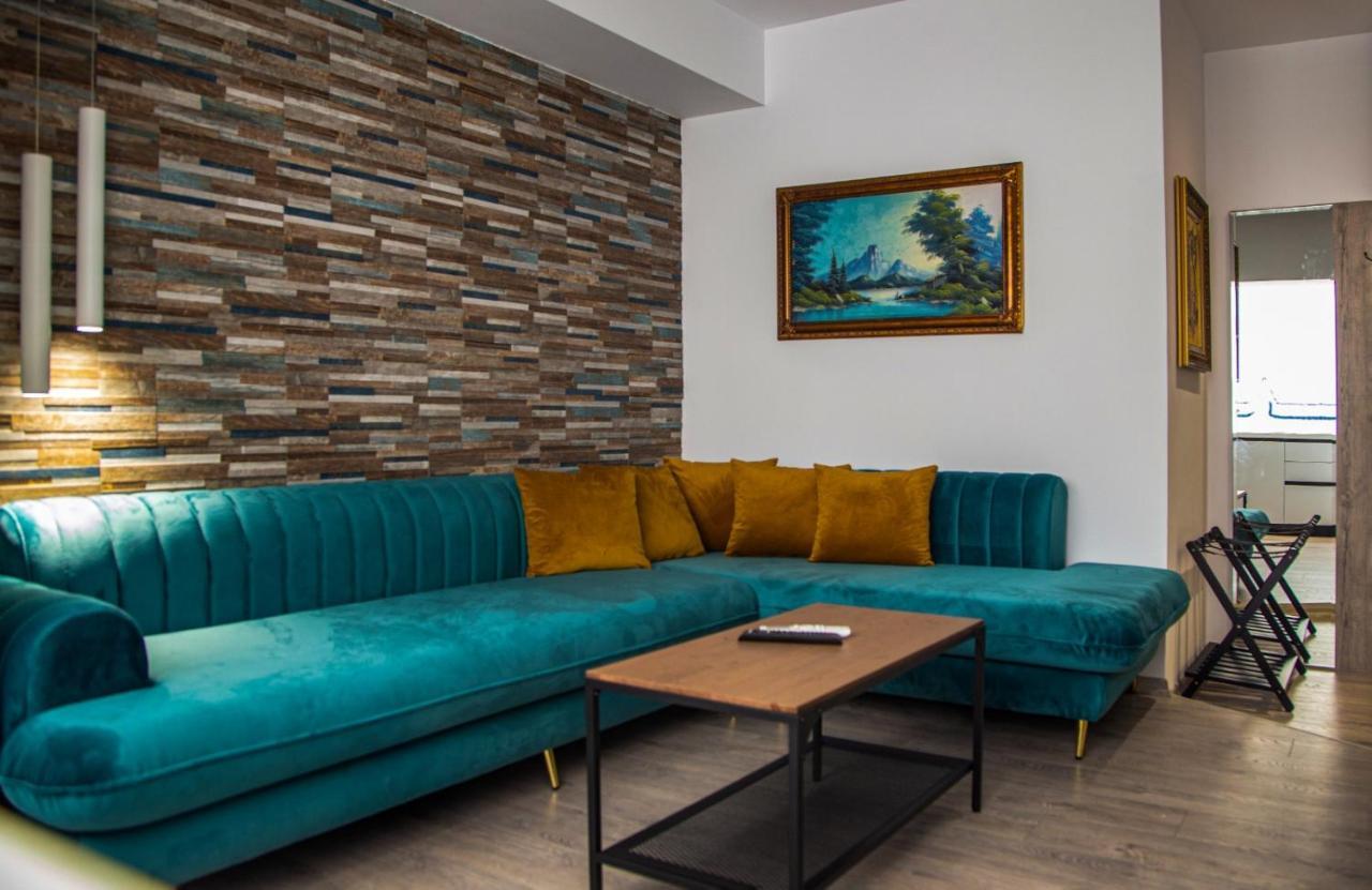 Lucas Central Premium Studios Tirana Exterior photo